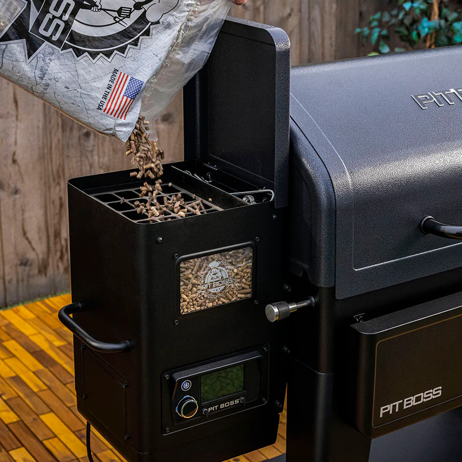 Navigator Series 1600 Connected Wood Pellet Grill - Image 3