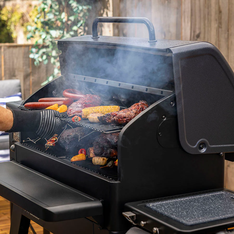 Navigator Series 1600 Connected Wood Pellet Grill - Image 5
