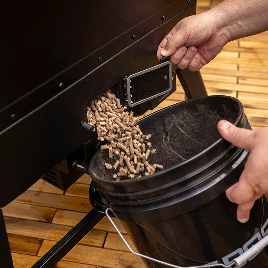 Navigator 6-Series Vertical Pellet Smoker - Image 4