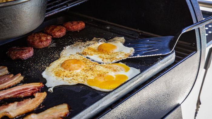 Pit Boss 14" x 28" Cast Iron Griddle - Image 4