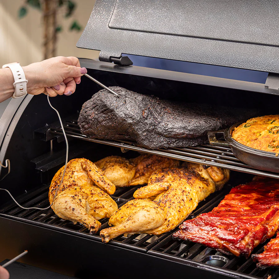 Sportsman Series 850 Wood Pellet Grill With Wi-Fi® - Image 5